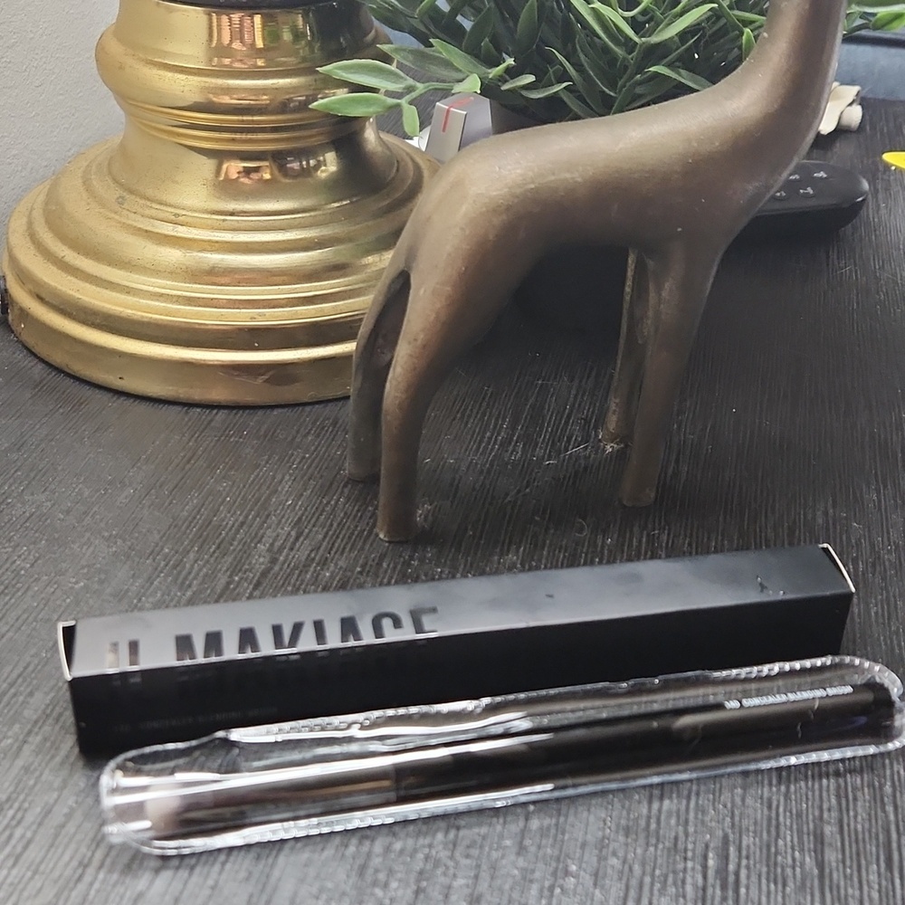 IL Makiage Concealer blending Brush # 140 - Picture 2 of 6